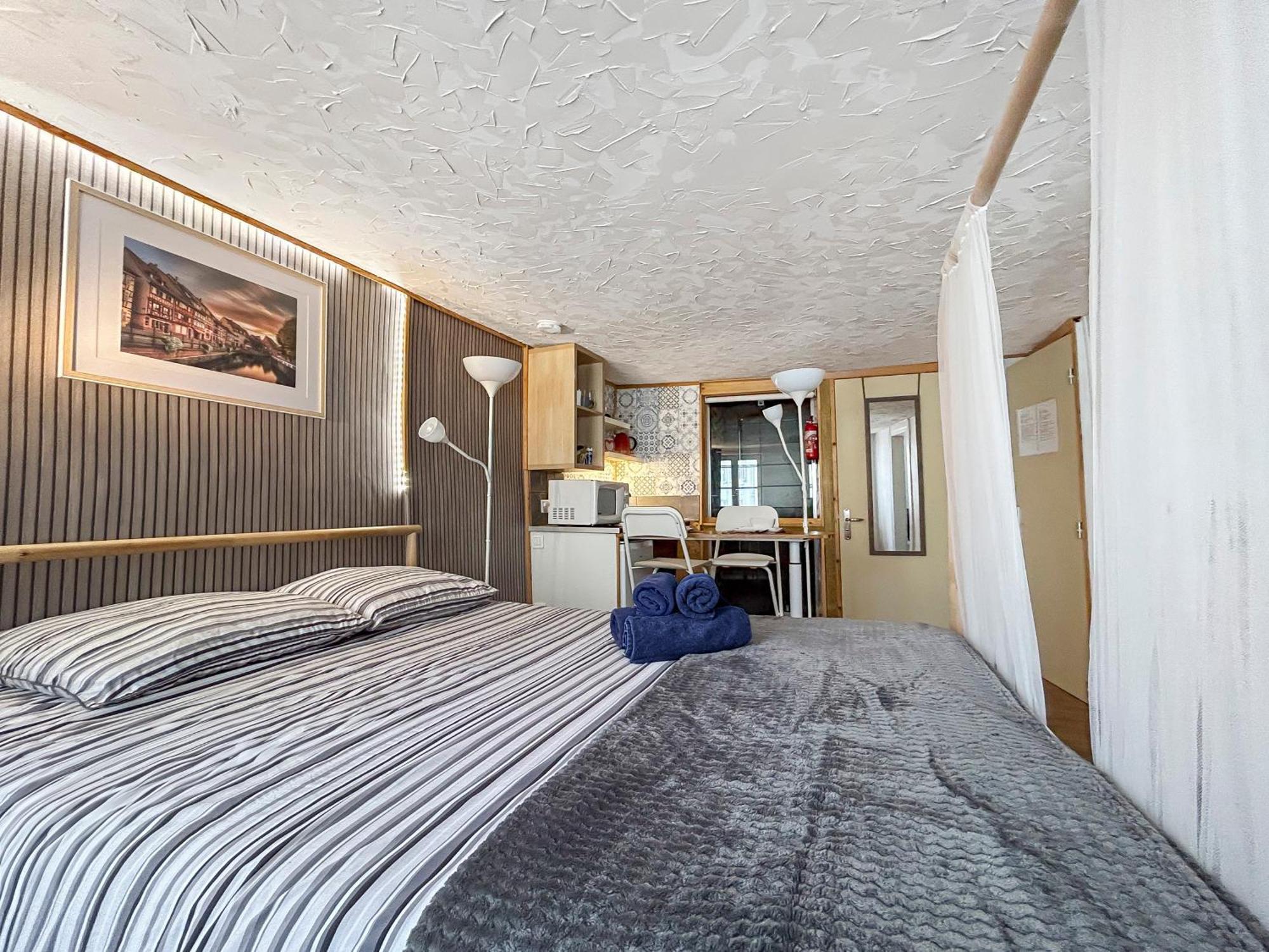 La Provence A Colmar Кольмар Экстерьер фото